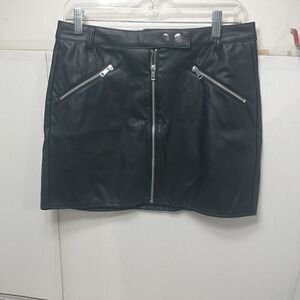 NWT Wild Fable Faux Leather Skirt Black Size 10Mini Short Silver Exposed Zipper.